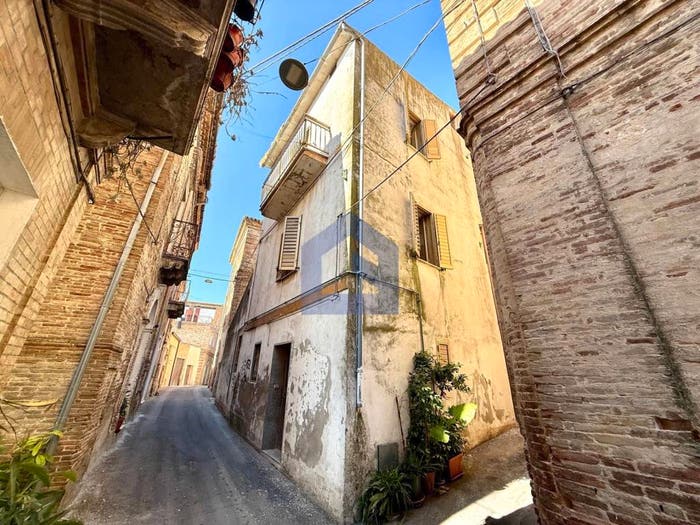 Casa con 6 locali in vendita in Via Vittorio Emanuele III, Centro, Monteodorisio
