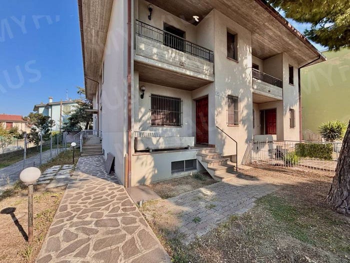 Casa con 5 locali in vendita in Viale Gino Cecchini, Porto Canale di Ponente, Cesenatico