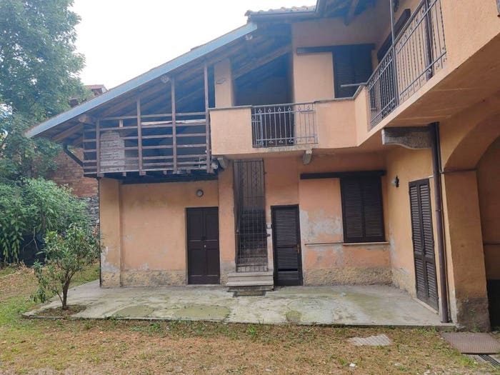 Casa con 6 locali in vendita in Via Cesare Battisti, Crugnola, Mornago