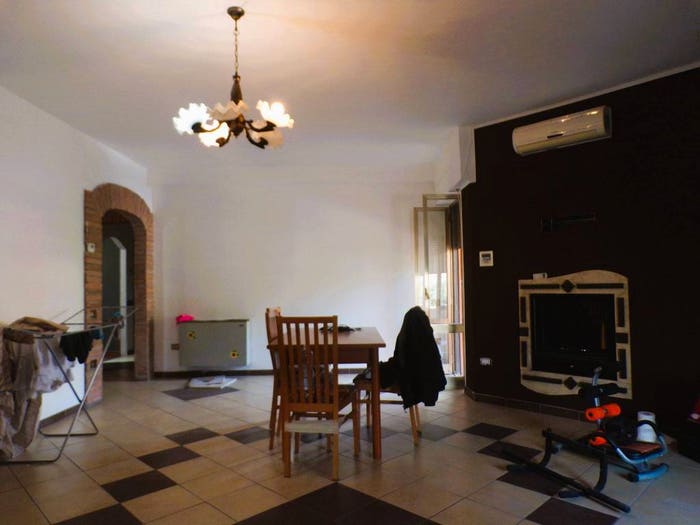 Appartamento con 6 locali in vendita in Via Flaminia Nord, Centro, Gualdo Tadino