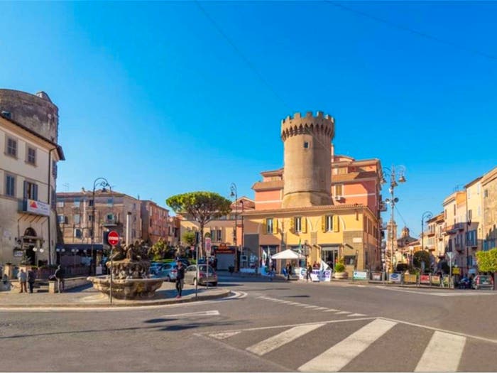 Casa con 6 locali in vendita in Via Albert Bruce Sabin, Castagnole Due Santi, Marino