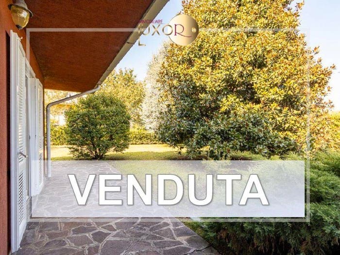 Casa con 6 locali in vendita in Via Roma, Rogoredo Valaperta Rimoldo, Casatenovo