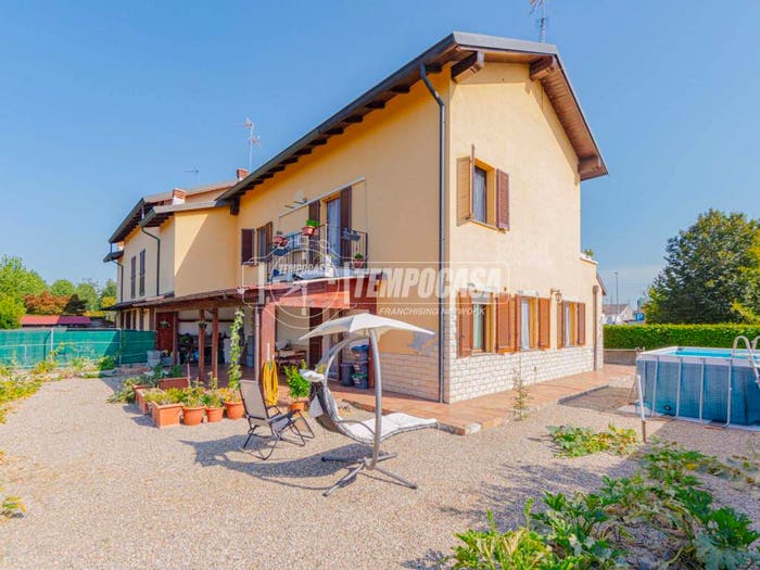 Casa con 5 locali in vendita in Via Papa Giovanni Paolo II, Parona
