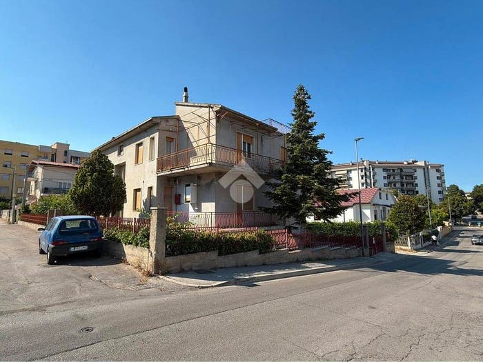 Appartamento trilocale in vendita in Via Monte Pagano, Ospedale, Pescara