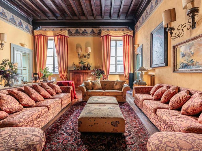Appartamento con 6 locali in vendita in Via dell'Anfiteatro, Piazza Anfiteatro Torre Guinigi, Lucca