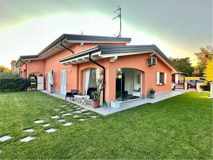Casa con 6 locali in vendita in Villa di testa del con mq di giardino classe A, Ponticelli, Imola