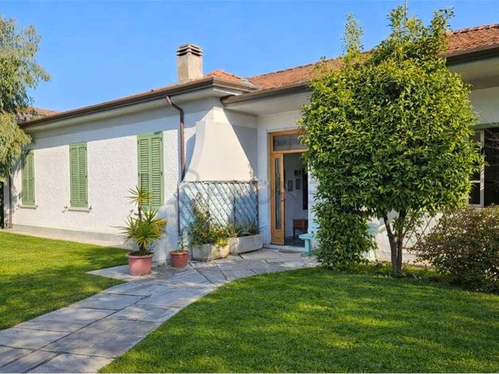 Casa con 6 locali in vendita in Via bassagrande, Avenza, Carrara