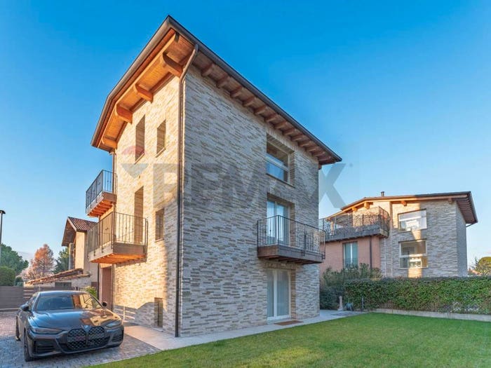 Casa con 5 locali in vendita in via luigi calvetti, Canovine, Bergamo