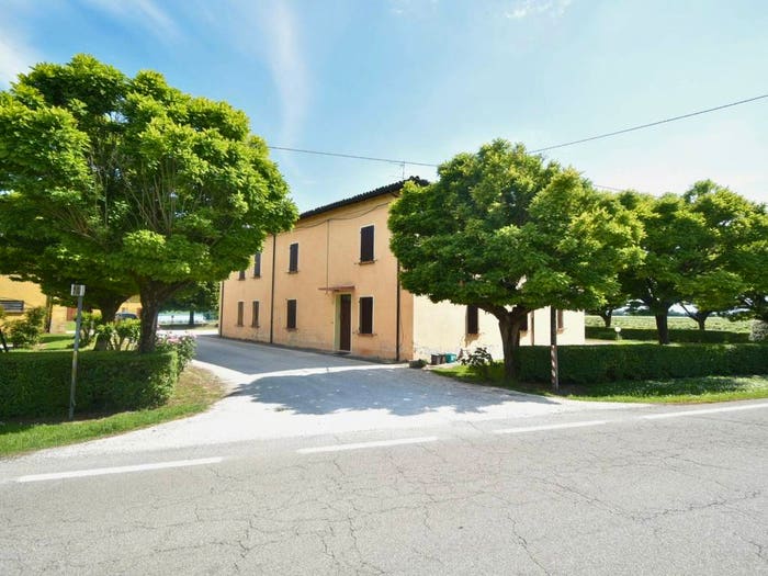 Casa con 6 locali in vendita in Strada San Bernardino, San Bernardino, Novellara