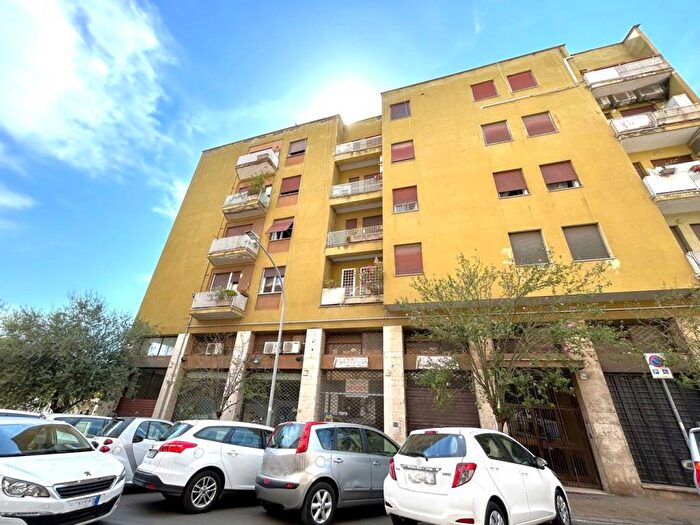 Appartamento trilocale in vendita in Via Lidia, Appio Latino, Roma