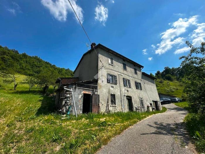 Casa con 6 locali in vendita in Via Pratolino, Pavullo nel Frignano