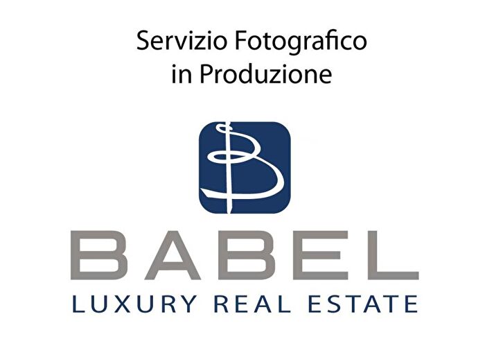 Appartamento con 6 locali in vendita in Trevi, Roma