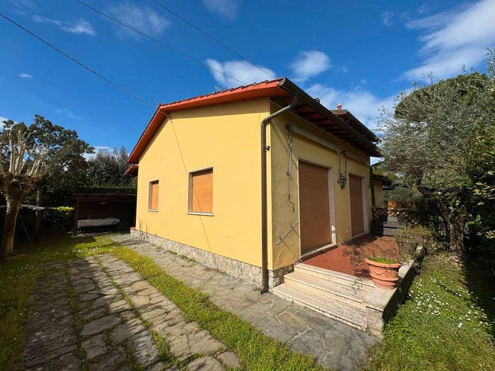 Casa con 6 locali in vendita in Via Giuseppe Mazzini, Vittoria Apuana, Forte dei Marmi