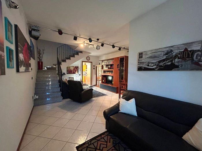 Casa con 5 locali in vendita in Via Dinazzano, Prato, Correggio