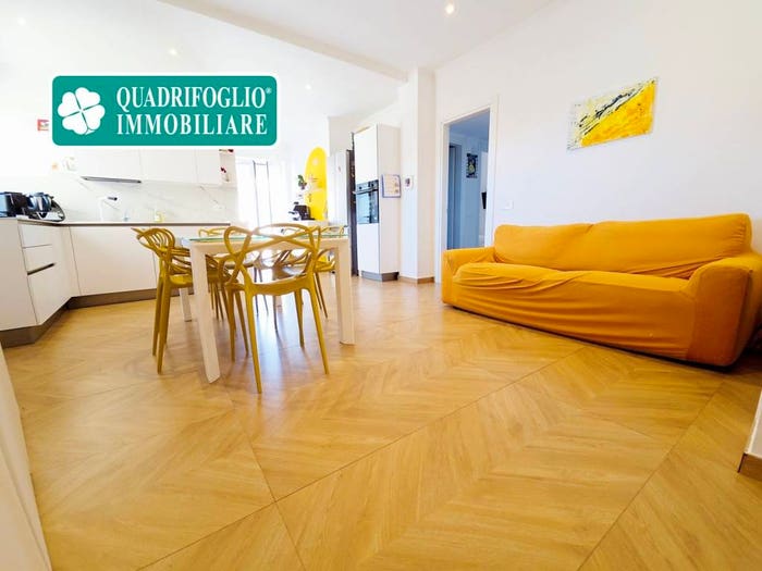 Casa quadrilocale in vendita in Via delle Baleari, Ostia Ponente, Roma