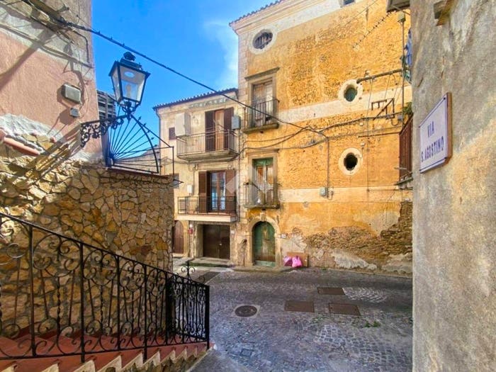 Casa con 6 locali in vendita in Via Duomo, Centro, Paola