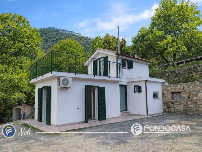 Casa trilocale in vendita in Regione Luminella, Noli