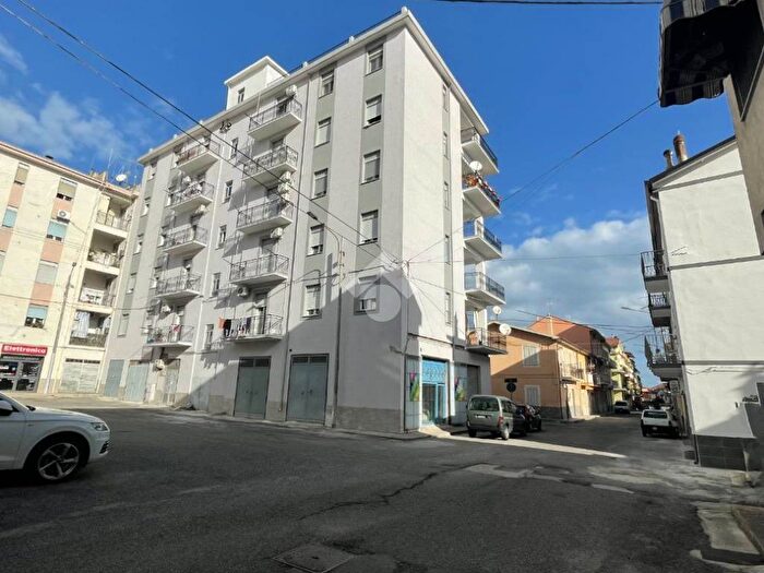 Appartamento con 5 locali in vendita in Via Volturno, Rossano Stazione, CoriglianoRossano