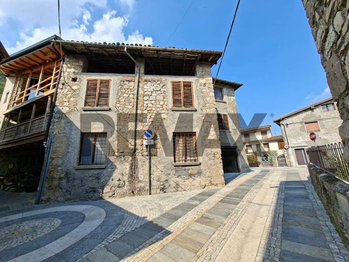 Appartamento con 5 locali in vendita in Bianzano