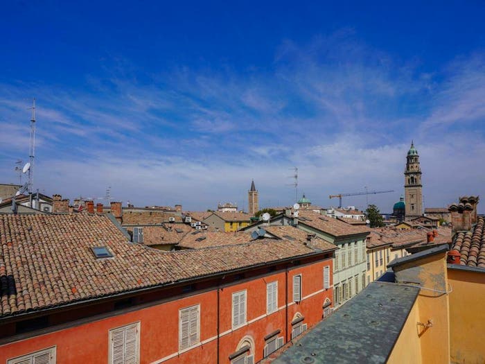Appartamento trilocale in vendita in Via Francesco Petrarca, Centro Storico, Parma