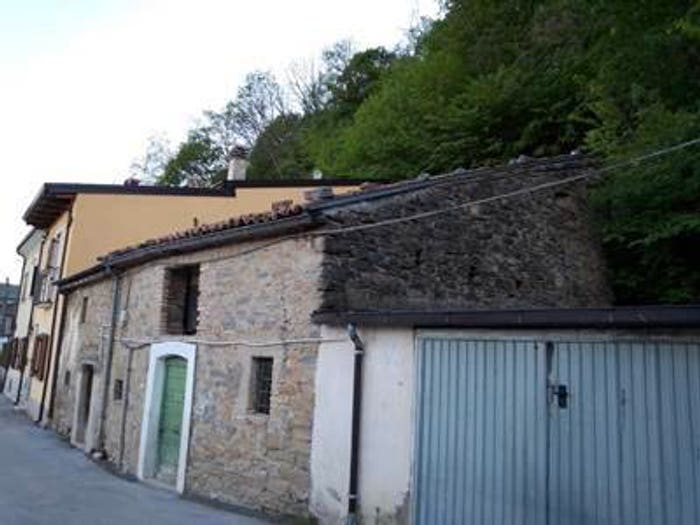 Casa bilocale in vendita in Strada Comunale Pisciarello, Villa Scontrone, Scontrone