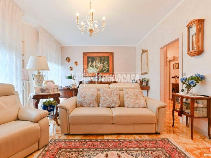 Appartamento con 6 locali in vendita in Viale Goffredo Mameli, Calzabigi, Livorno