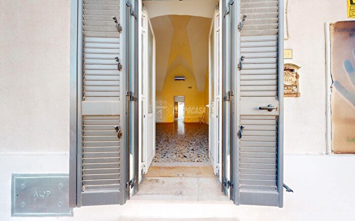 Appartamento trilocale in vendita in Via Madonna dei Greci, Veglie