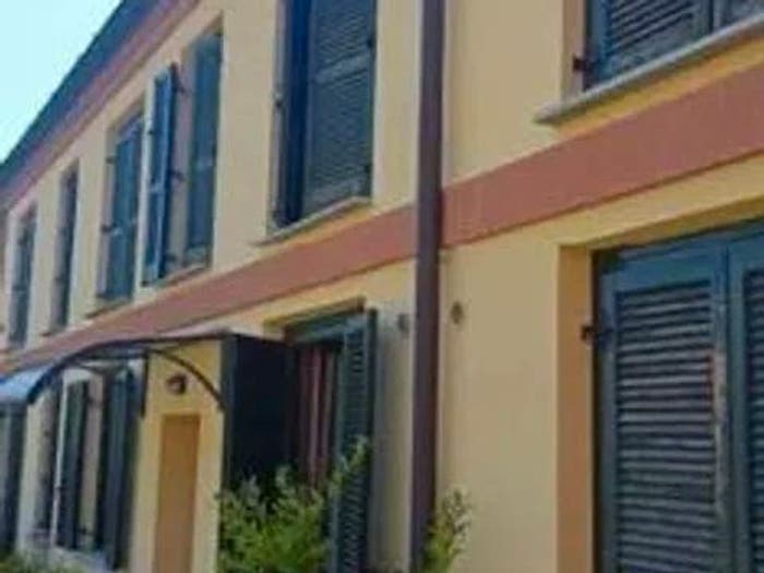 Casa trilocale in vendita in Via Edmondo De Amicis, Varano Borghi