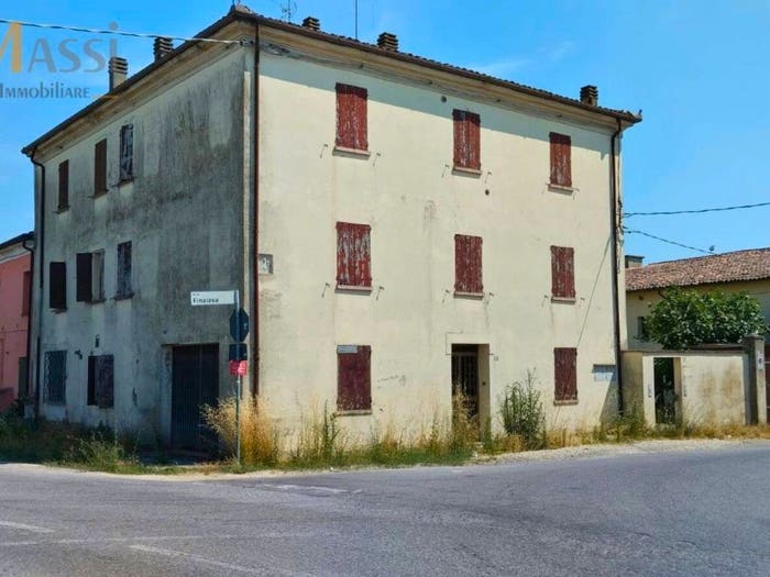 Casa con 6 locali in vendita in Via Finalese, Frazioni Nord, Cento