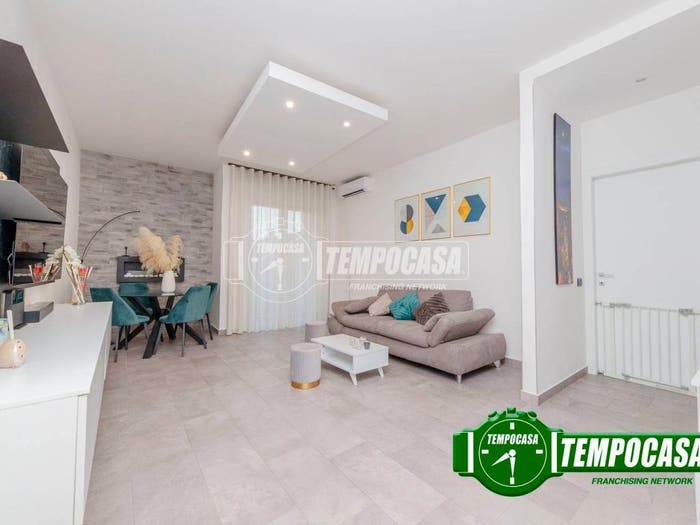 Appartamento trilocale in vendita in Via Palmiro Togliatti, Centro, Lacchiarella