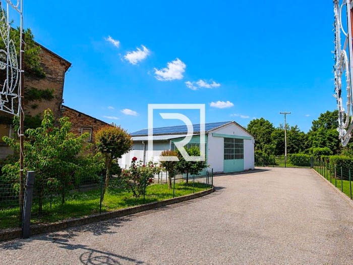 Casa con 6 locali in vendita in via Gradizza, Lugo