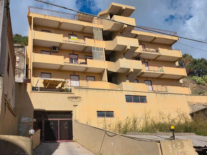 Casa quadrilocale in vendita in Via Comunale Santo, Gazzi, Messina