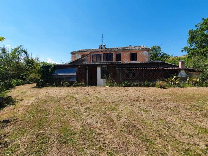 Appartamento con 6 locali in vendita in Gallignano, Ancona