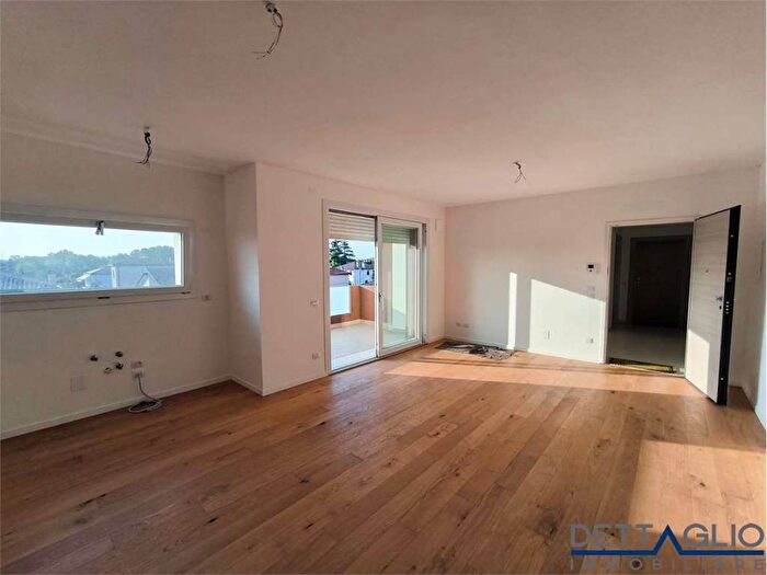 Appartamento quadrilocale in vendita in Zelarino, Venezia