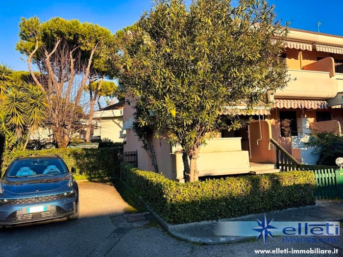 Casa con 5 locali in vendita in Marina di Massa Centro, Massa
