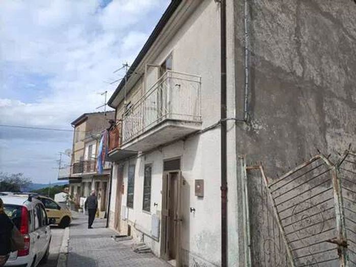 Appartamento con 5 locali in vendita in Piazza Nicola Santangelo No Number, Busso
