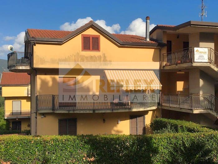 Casa trilocale in vendita in Viale Unita' d'Italia, Aiello del Sabato