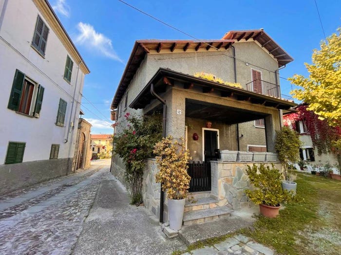 Casa quadrilocale in vendita in Via Dusio, Centro, Gremiasco