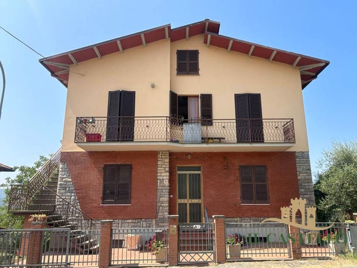 Casa con 6 locali in vendita in Via del Lago, Casalini, Panicale