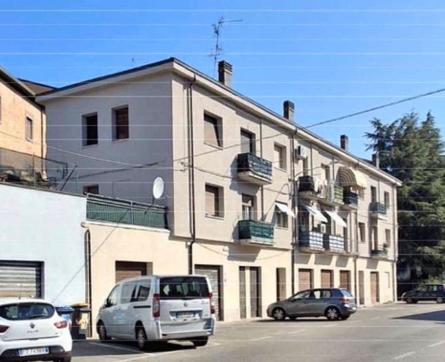 Appartamento trilocale in vendita in Via Del Lancillotto, Crocetta, Modena