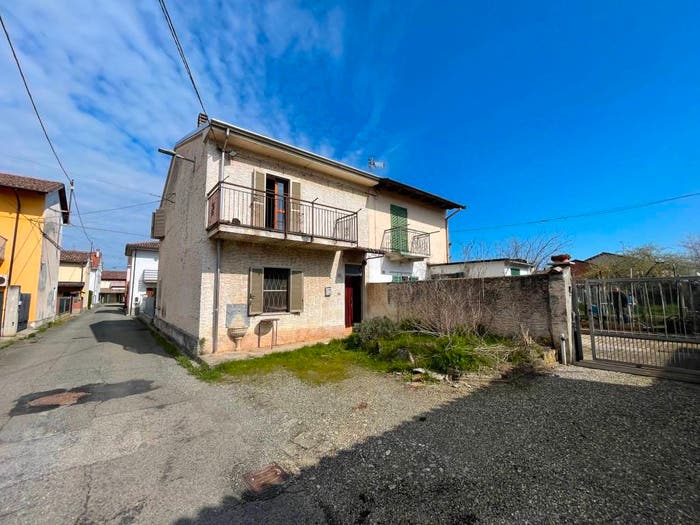Casa quadrilocale in vendita in Via Edoardo Bocchio, Mandrogne, Alessandria