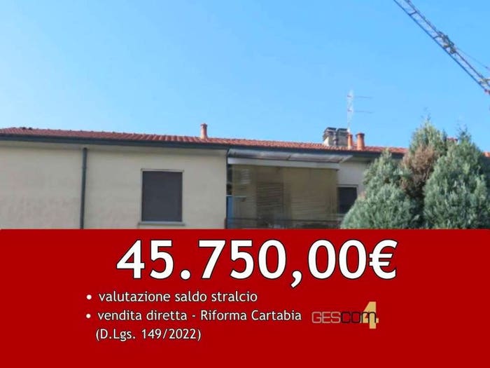 Appartamento quadrilocale in vendita in Via Trezzo, Vaprio d'Adda
