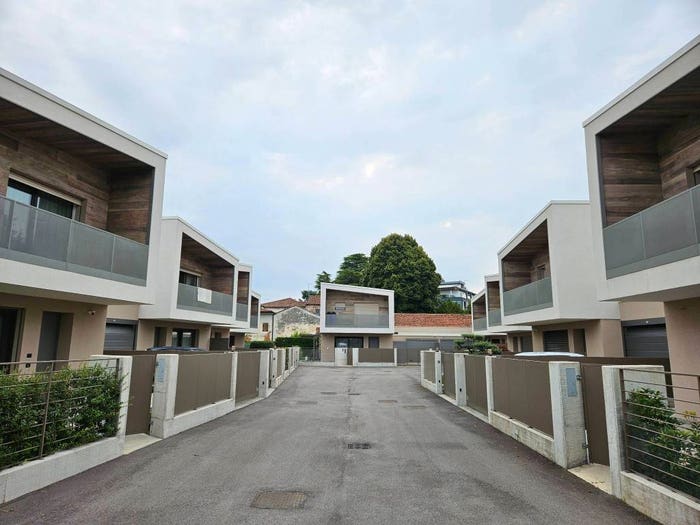 Casa con 6 locali in vendita in Via del Donatore, Centro, Camisano Vicentino