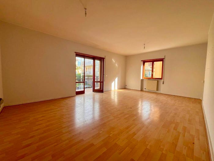 Appartamento con 6 locali in vendita in Via Cristoforo Colombo, Centro, Fondi