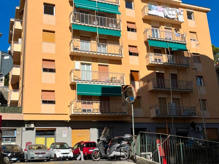 Appartamento trilocale in vendita in Via Giuseppe Sapeto, Borgoratti, Genova