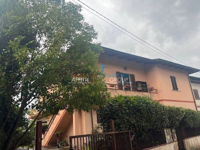 Casa con 6 locali in vendita in Via Celia, Zona Industriale, Massa