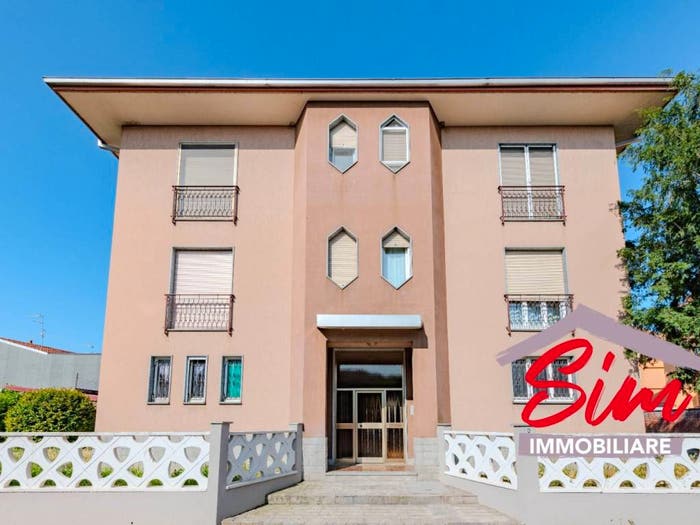 Appartamento bilocale in vendita in via Arona Caltignaga, Centro, Caltignaga