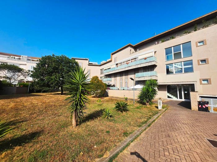 Appartamento quadrilocale in vendita in Via Renato Natali, Salviano, Livorno