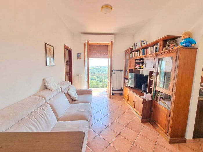 Appartamento con 5 locali in vendita in Viale Giacomo Matteotti, Centro, Montespertoli