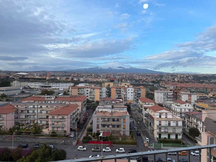 Casa quadrilocale in vendita in Viale Mario Rapisardi, Rapisardi, Catania